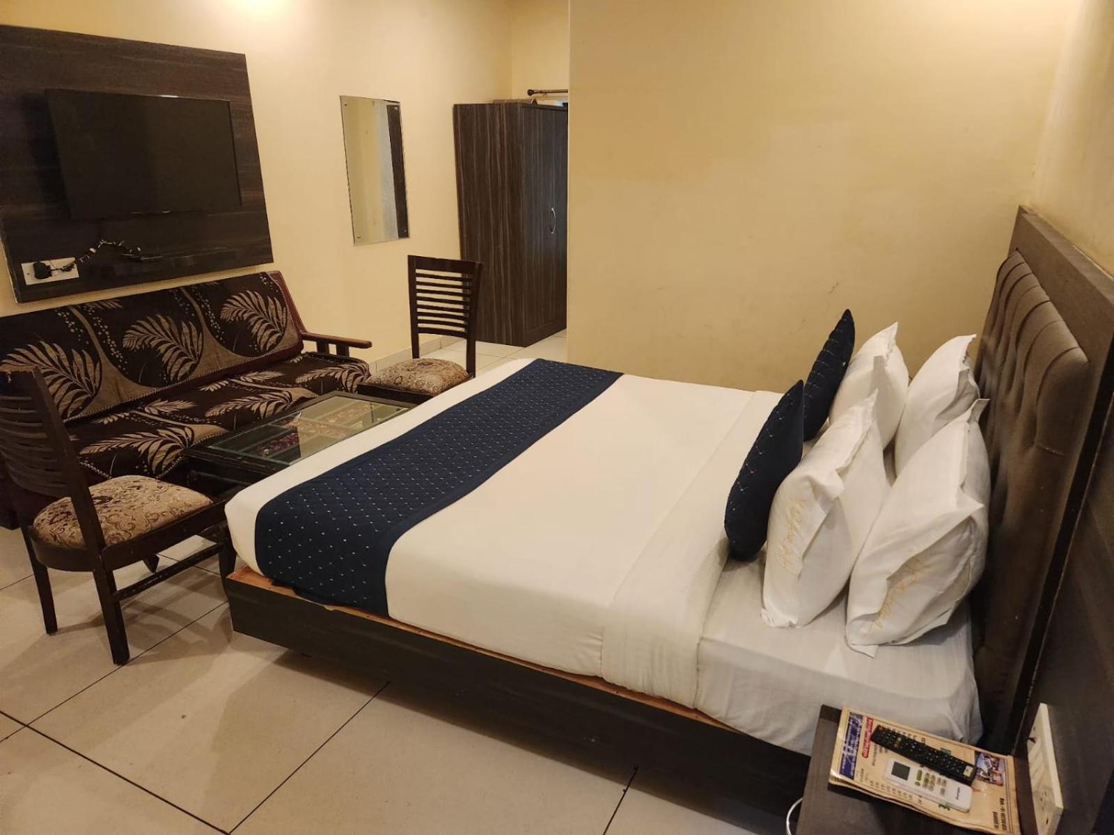Hotel City Lite Plaza Yeni Delhi Dış mekan fotoğraf